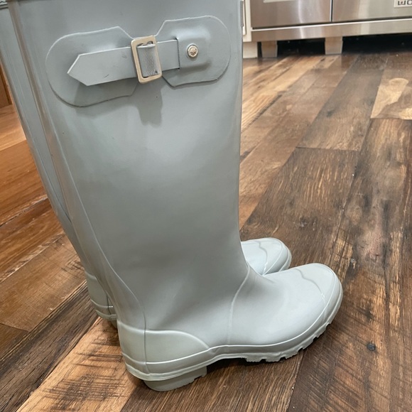 Hunter Tall Grey Rain Boots Wm 7 - Picture 6 of 7